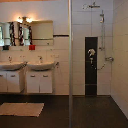 Haus Schwaerzler Дом отдыха